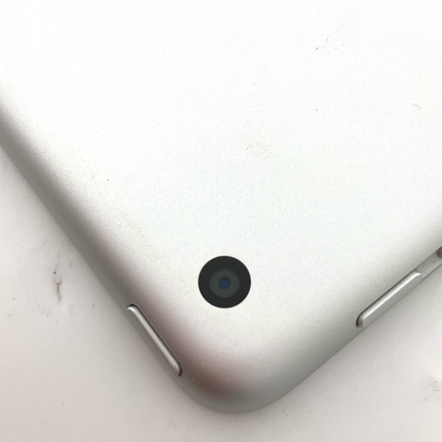 【全額返金保証】【最速発送】Apple iPad iPad 10.2インチ 第9世代 64GB シルバー Wi-Fi 動作確認済