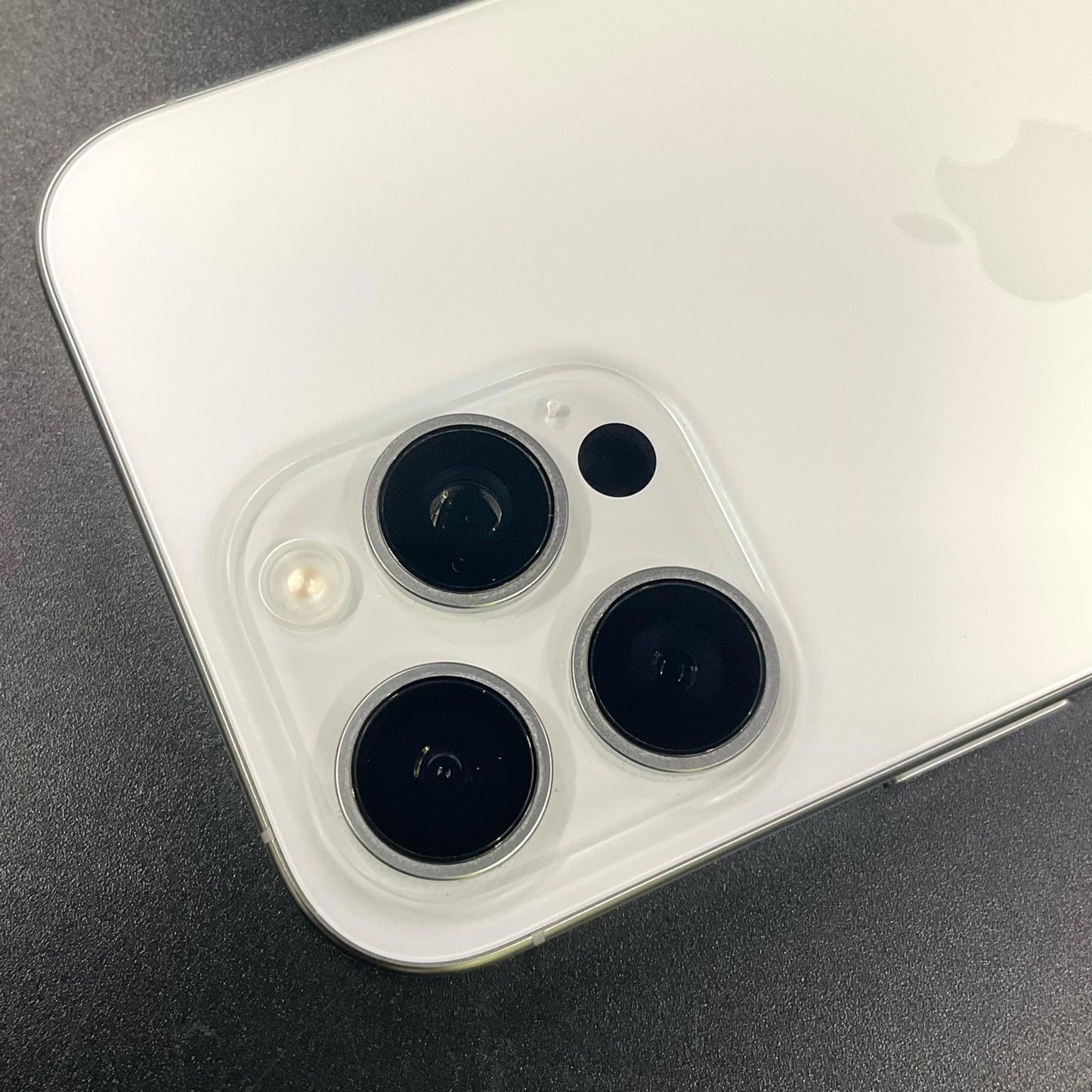 【全額返金保証】【最速発送】Apple iPhone iPhone 16 Pro Max 512GB ホワイトチタニウム SIMフリー 白ロム 美品 動作確認済 92%