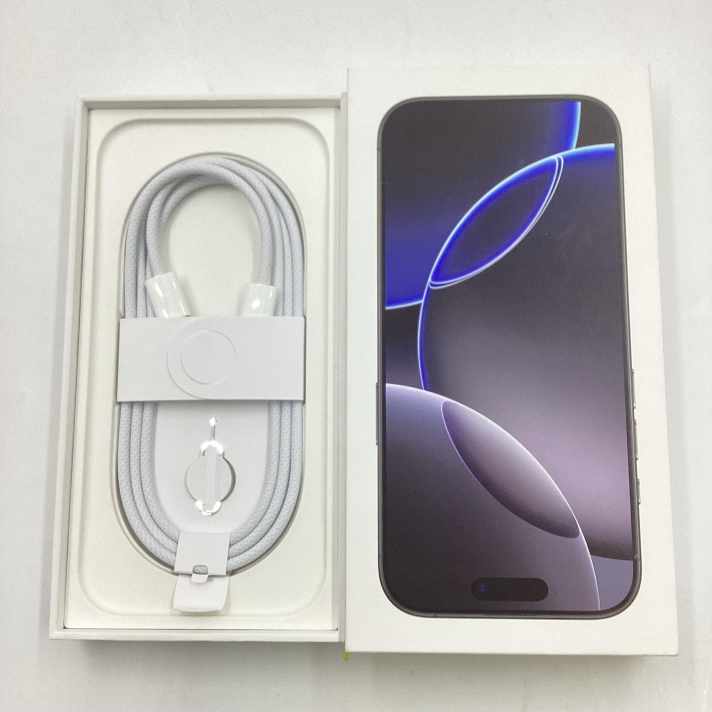 【全額返金保証】【最速発送】Apple iPhone iPhone 16 Pro 256GB ブラックチタニウム SIMフリー 白ロム 動作確認済 98%
