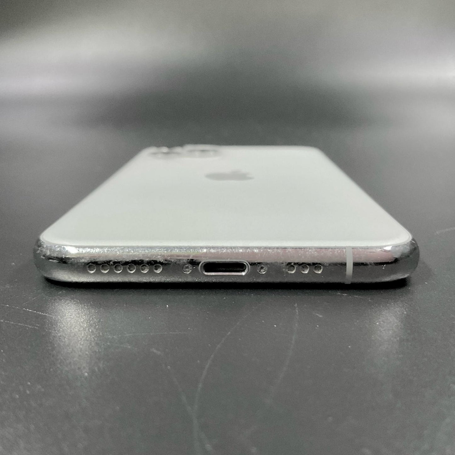 【全額返金保証】【最速発送】Apple iPhone iPhone 11 Pro 256GB シルバー docomo 白ロム 動作確認済 65%