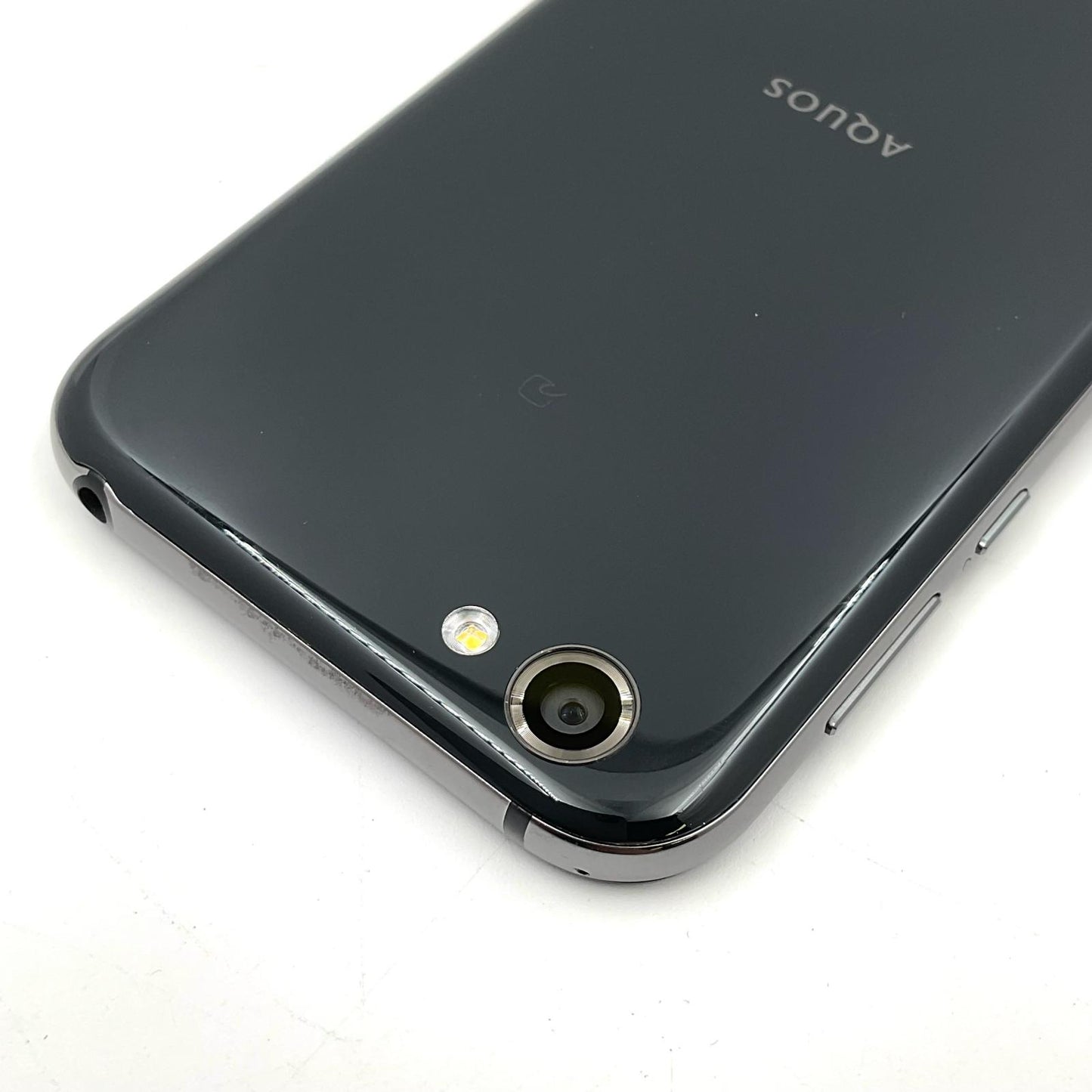 【最速発送】SHARP AQUOS R 64GB マーキュリーブラック docomo SH-03J 白ロム【難有】