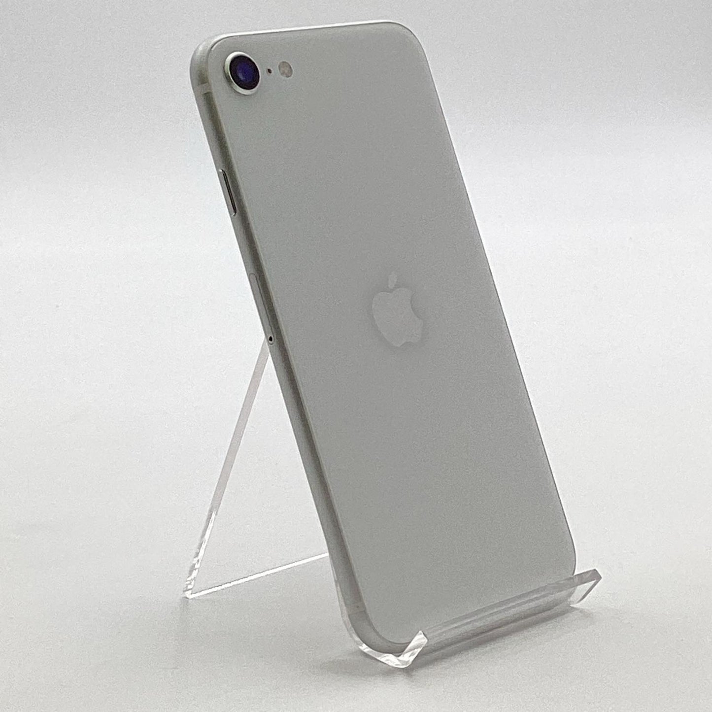 【全額返金保証】【最速発送】Apple iPhone iPhone SE（第2世代） 64GB ホワイト au 白ロム 動作確認済 72%