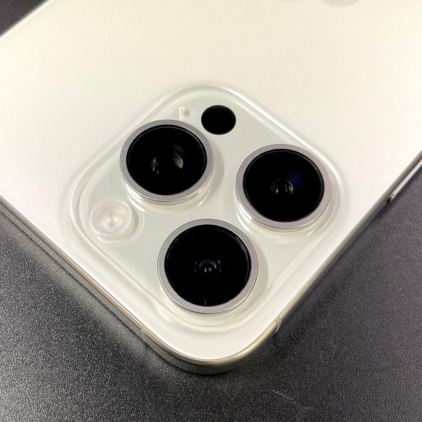 【全額返金保証】【最速発送】Apple iPhone iPhone 15 Pro Max 256GB ホワイトチタニウム SIMフリー 白ロム 美品 動作確認済 87%