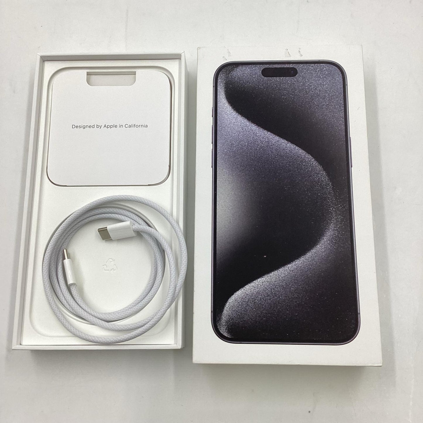 【全額返金保証】【最速発送】Apple iPhone iPhone 15 Pro Max 256GB ブラックチタニウム docomo 白ロム 美品 動作確認済 92%