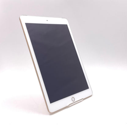 【全額返金保証】【最速発送】Apple iPad iPad 9.7インチ 第5世代 32GB ゴールド WiFi+Cellular docomo 白ロム 動作確認済