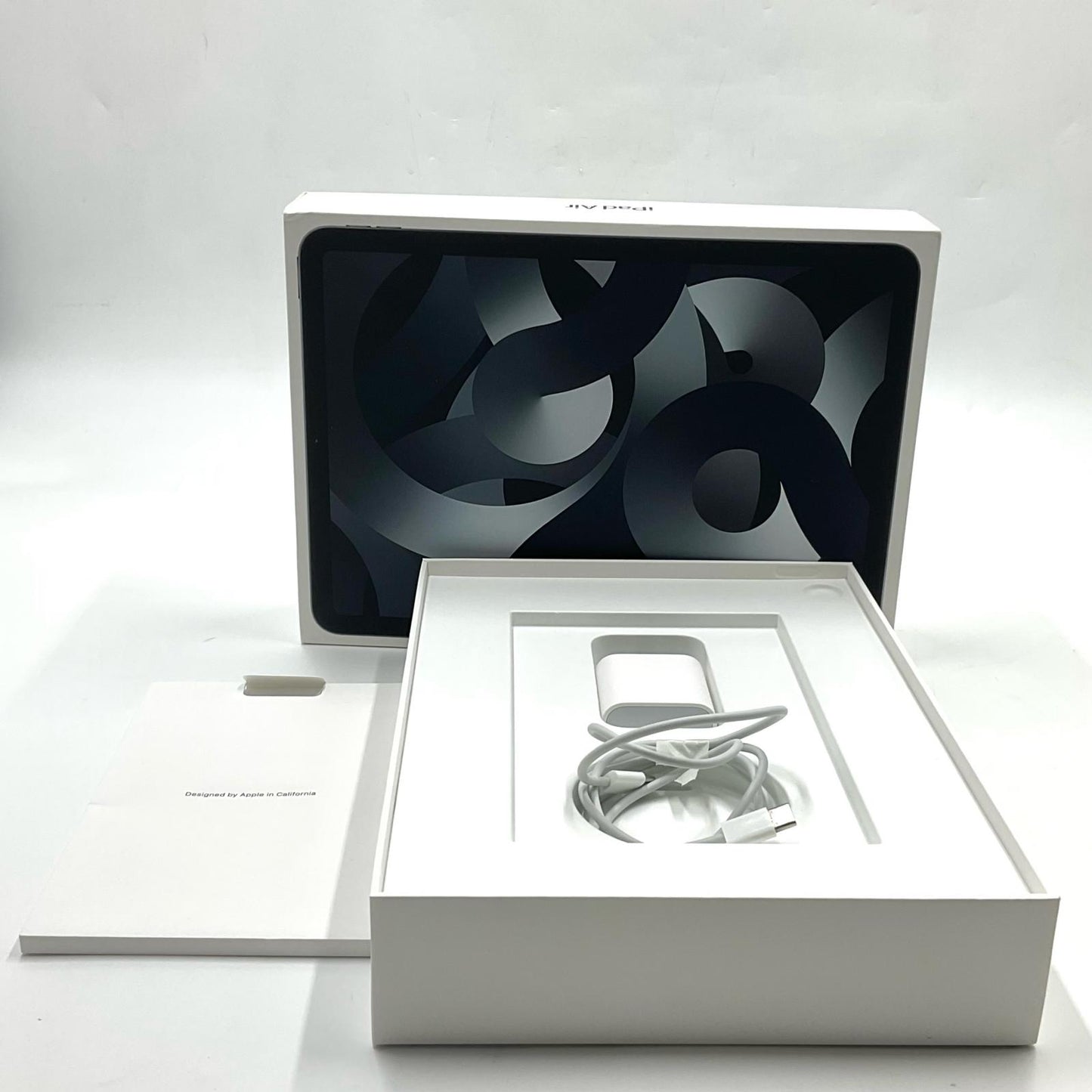 【全額返金保証】【最速発送】Apple iPad Air 10.9インチ 第5世代 256GB スペースグレイ Wi-Fi 動作確認済