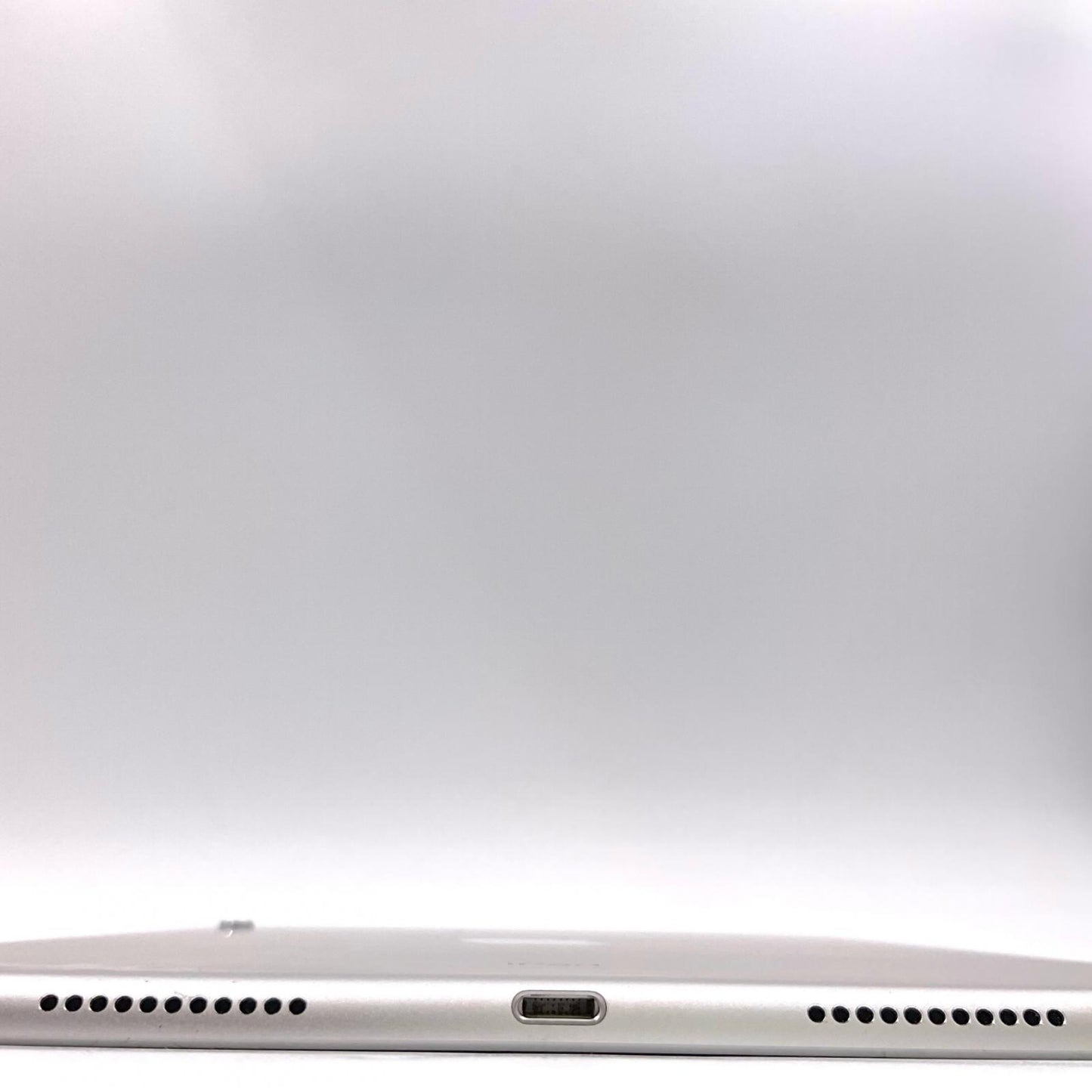 【全額返金保証】【最速発送】Apple iPad iPad Pro 10.5インチ 256GB シルバー WiFi+Cellular Softbank 白ロム 動作確認済
