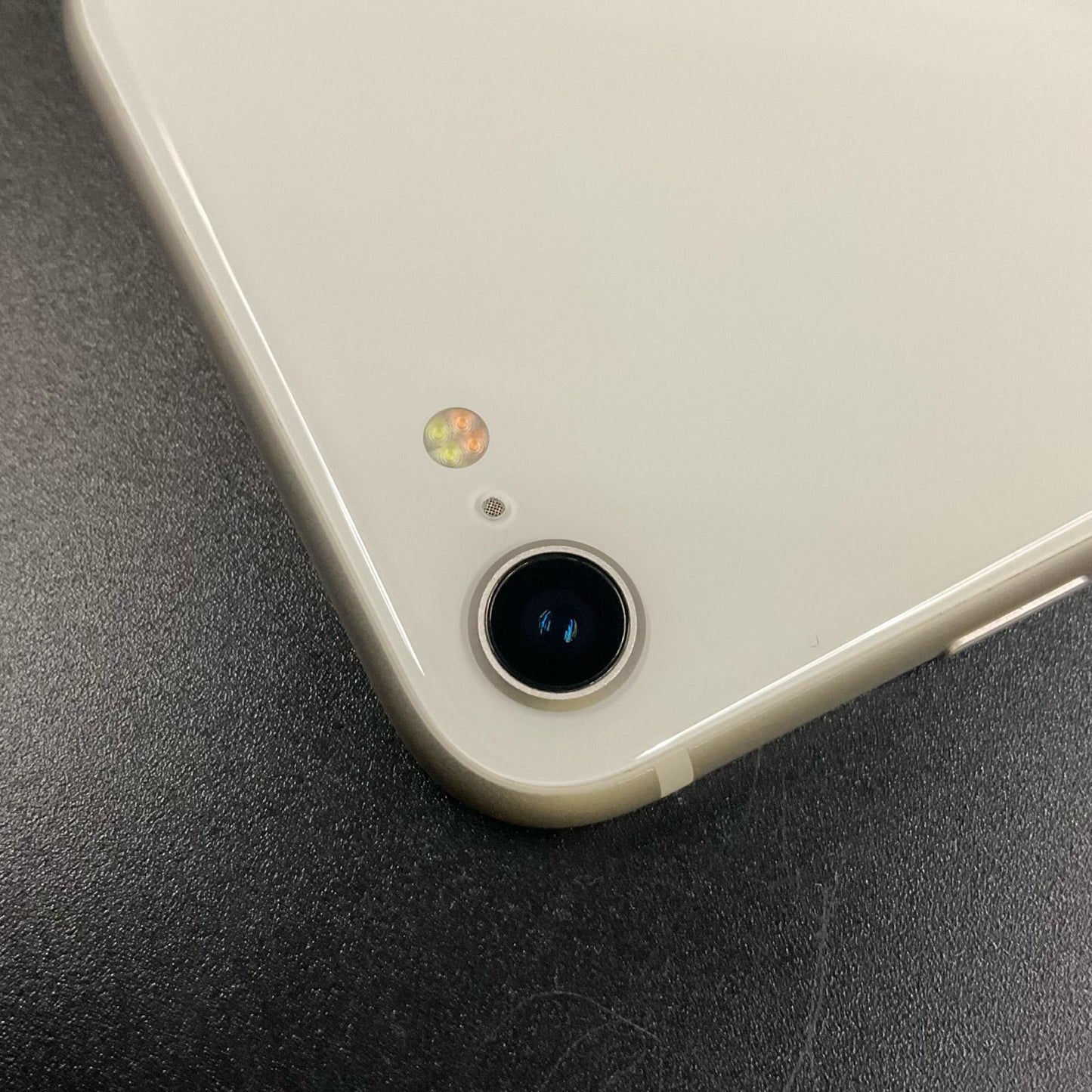 【全額返金保証】【最速発送】Apple iPhone iPhone SE（第3世代） 64GB スターライト SIMフリー 白ロム 動作確認済 78%