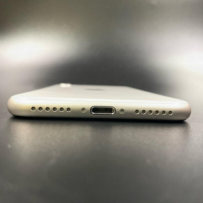 【全額返金保証】【最速発送】Apple iPhone iPhone SE（第3世代） 64GB スターライト SIMフリー 白ロム 動作確認済 78%