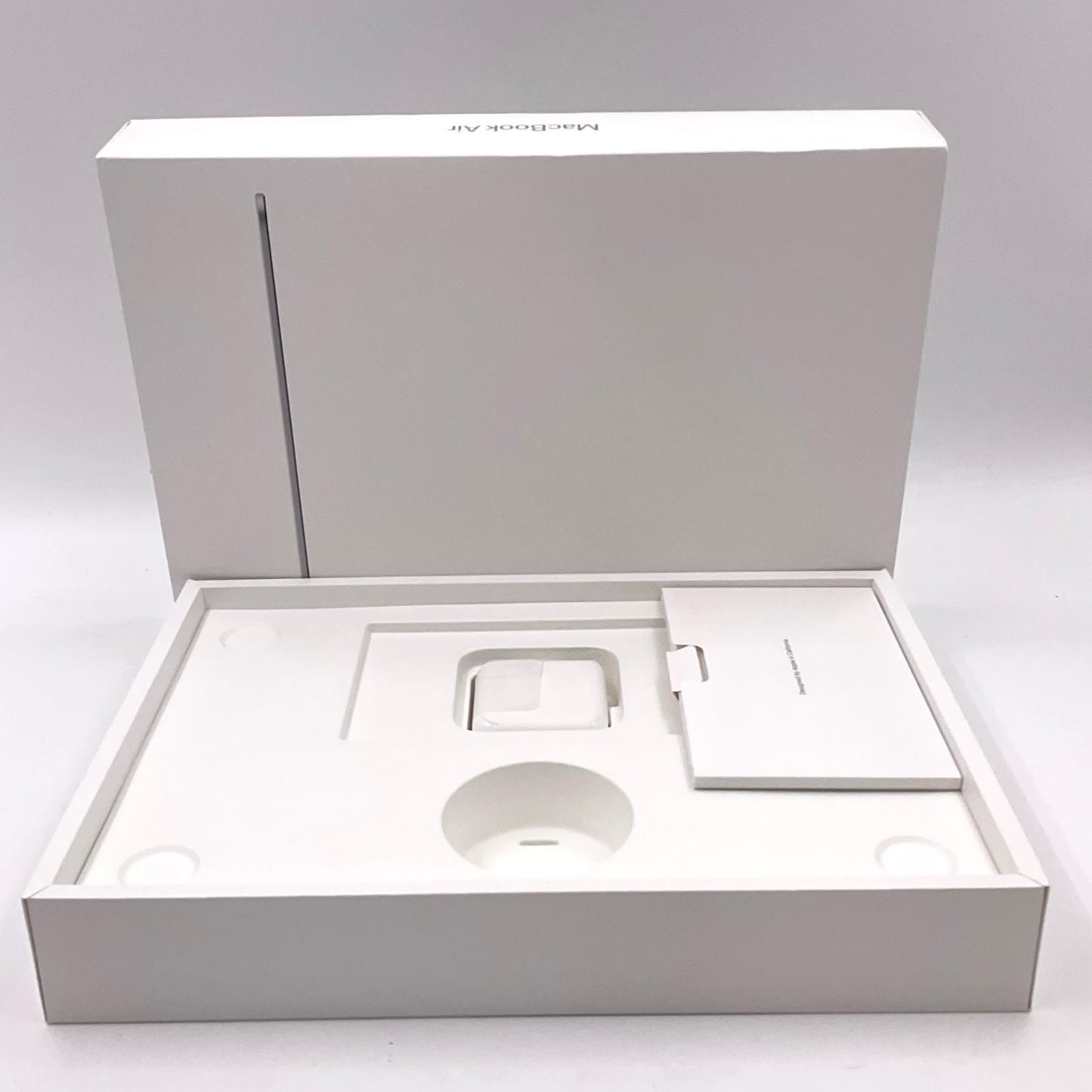 【全額返金保証】【最速発送】Apple MacBook Air 13インチ 2022 Apple M2 8GB SSD 256GB スペースグレイ 99% 動作確認済