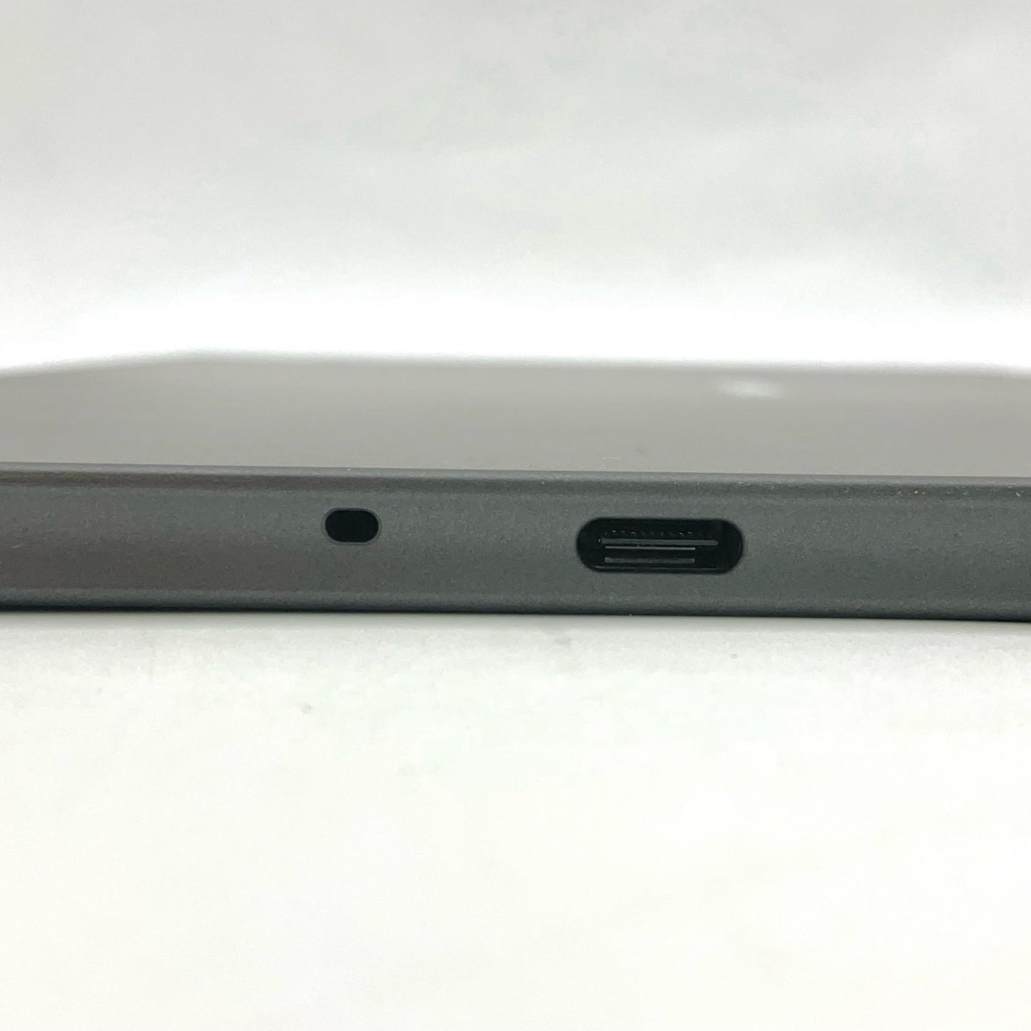 【全額返金保証】【最速発送】富士通 arrows Tab 10.1インチ 32GB docomo 白ロム 美品 動作確認済