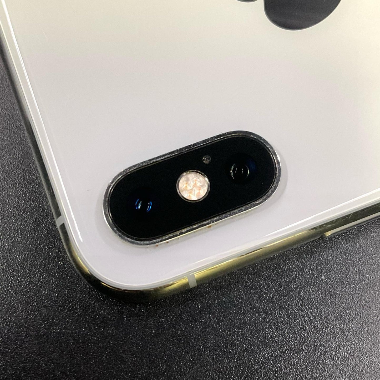 【全額返金保証】【最速発送】Apple iPhone iPhone XS 256GB シルバー Softbank 白ロム 動作確認済 83%