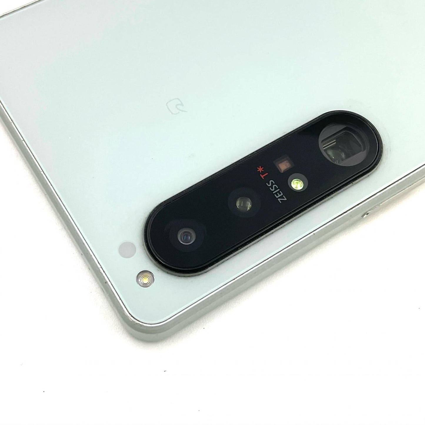 【全額返金保証】【最速発送】Sony Xperia 1 IV 256GB アイスホワイト docomo SO-51C 白ロム 動作確認済