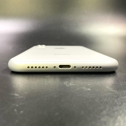 【全額返金保証】【最速発送】Apple iPhone iPhone XR 64GB ホワイト docomo 白ロム 美品 動作確認済 83%