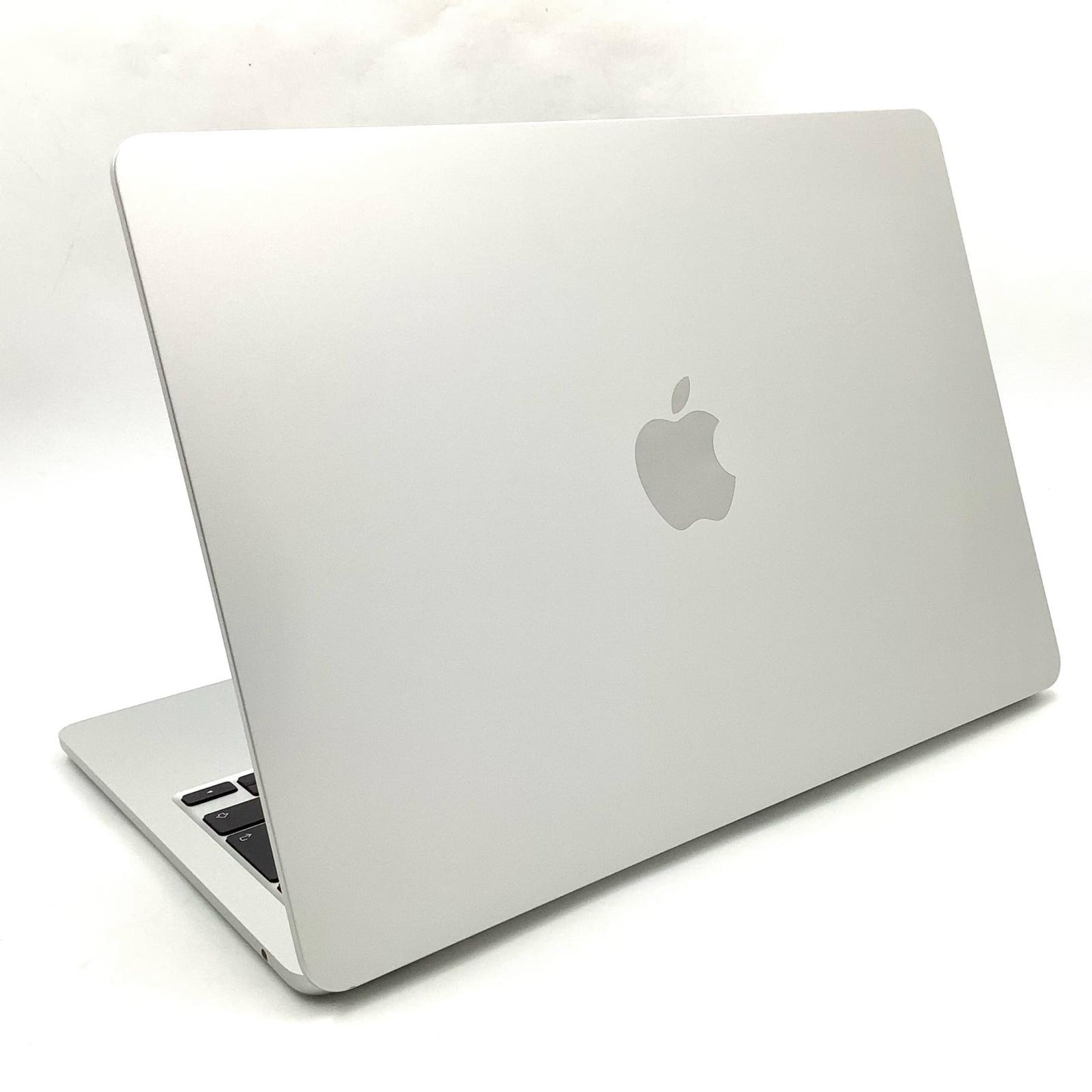 【全額返金保証】【最速発送】Apple MacBook Air 13.6インチ 2022 Apple M2 8GB SSD 256GB シルバー 95.2% 美品 動作確認済
