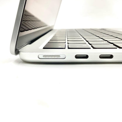【全額返金保証】【最速発送】Apple MacBook Air 13.6インチ 2022 Apple M2 8GB SSD 256GB シルバー 95.2% 美品 動作確認済