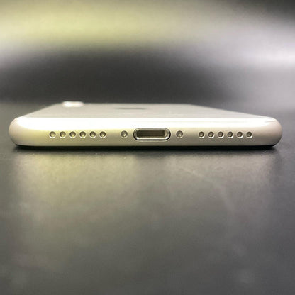 【全額返金保証】【最速発送】Apple iPhone iPhone SE（第3世代） 64GB スターライト docomo 白ロム 超美品 動作確認済 93%
