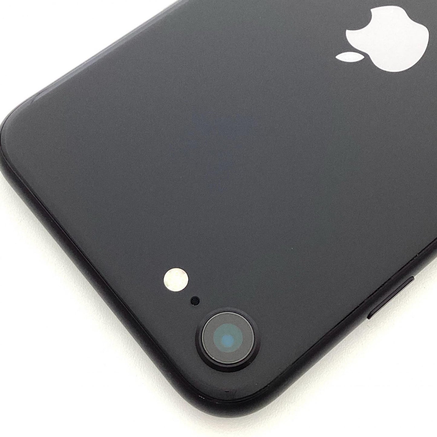 【全額返金保証】【最速発送】Apple iPhone iPhone SE（第2世代） 64GB ブラック au 白ロム 動作確認済 93%