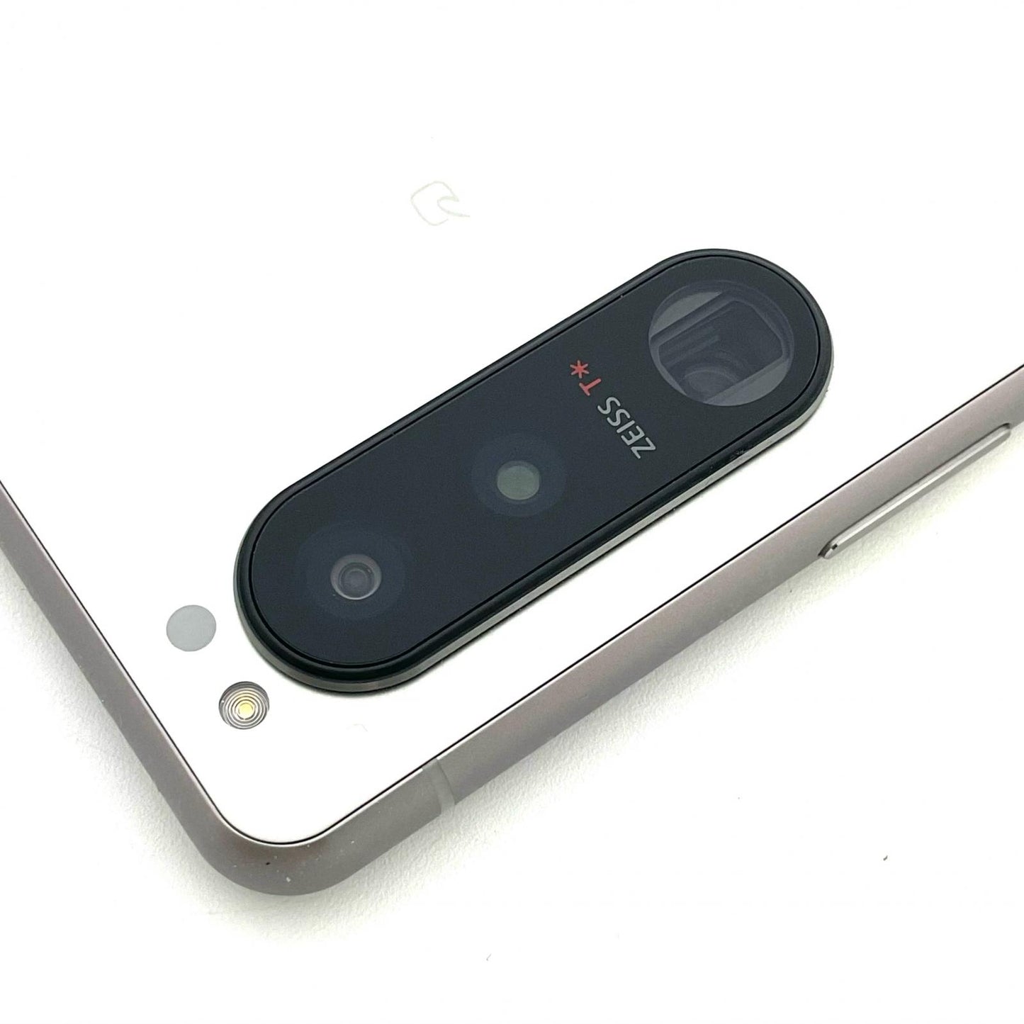 【全額返金保証】【最速発送】Sony Xperia 5 III 128GB フロストシルバー docomo SO-53B 白ロム 動作確認済