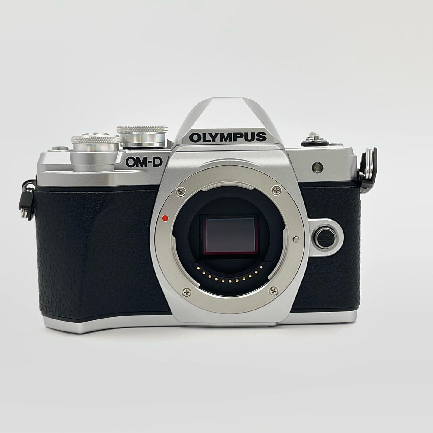 【全額返金保証】【最速発送】OLYMPUS デジタル一眼 OM-D E-M10 Mark III ボディ [シルバー] シルバー 美品 動作確認済
