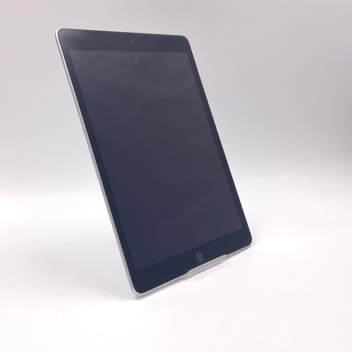 【全額返金保証】【最速発送】Apple iPad iPad 10.2インチ 第9世代 64GB シルバー Wi-Fi 動作確認済
