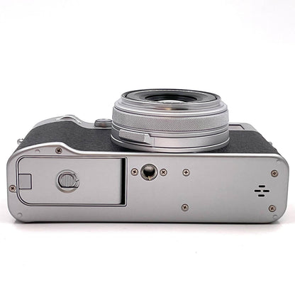 【全額返金保証】【最速発送】FUJIFILM コンパクトデジタルカメラ X100VI 超美品 動作確認済