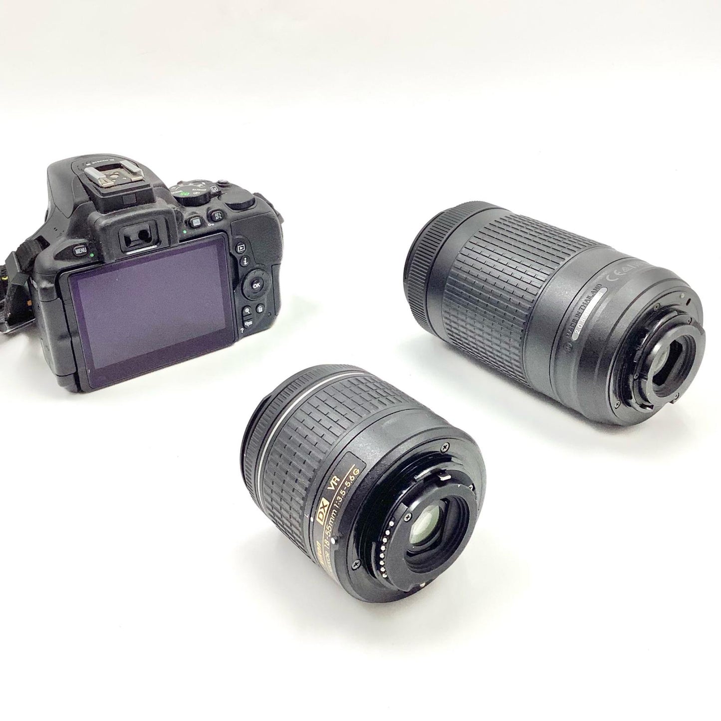 【全額返金保証】【最速発送】Nikon デジタル一眼 D5600 ダブルズームキット ブラック 動作確認済