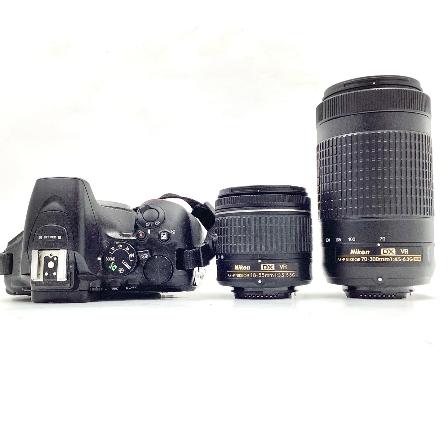 【全額返金保証】【最速発送】Nikon デジタル一眼 D5600 ダブルズームキット ブラック 動作確認済