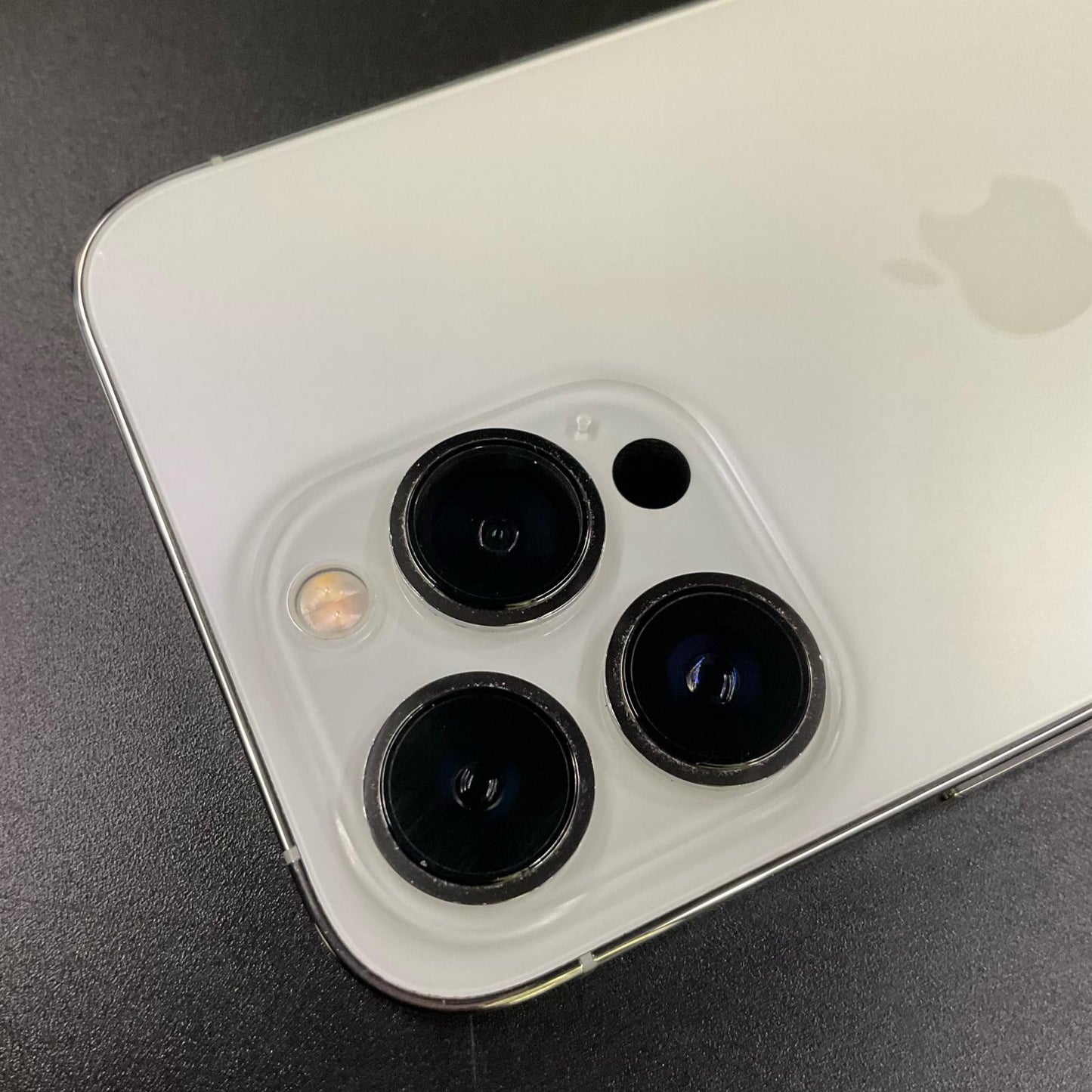 【最速発送】Apple iPhone iPhone 13 Pro 256GB シルバー SIMフリー 白ロム【難有】 75%