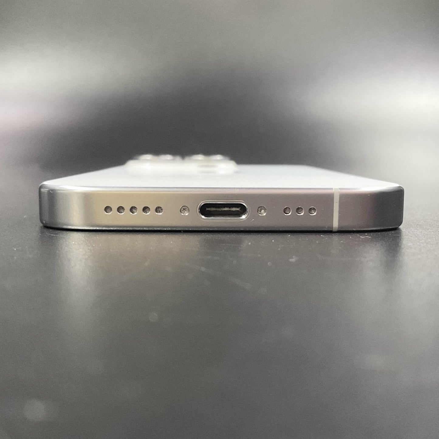 【全額返金保証】【最速発送】Apple iPhone iPhone 16 Pro 128GB ホワイトチタニウム docomo 白ロム 超美品 動作確認済 95%