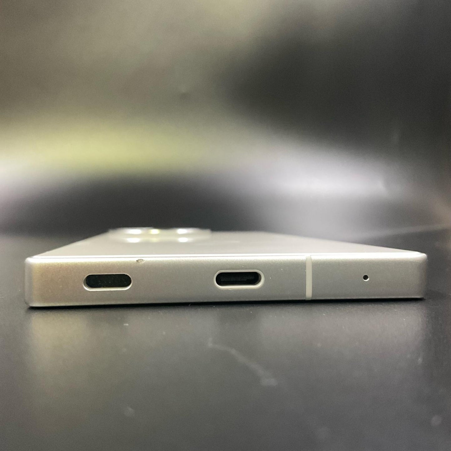 【全額返金保証】【最速発送】SHARP AQUOS R 10 256GB Cashmere White docomo SH-51F 白ロム 動作確認済