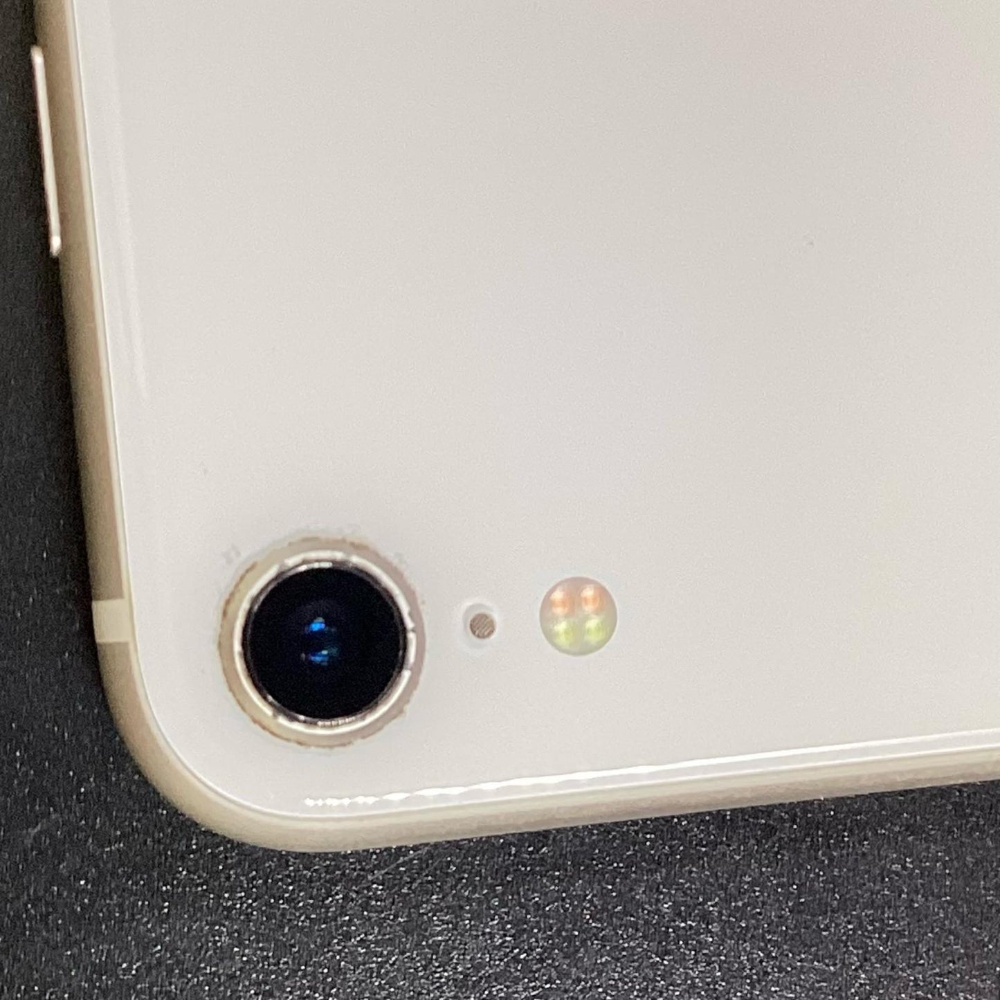 【全額返金保証】【最速発送】Apple iPhone iPhone SE（第3世代） 64GB スターライト SIMフリー 白ロム 動作確認済 79%