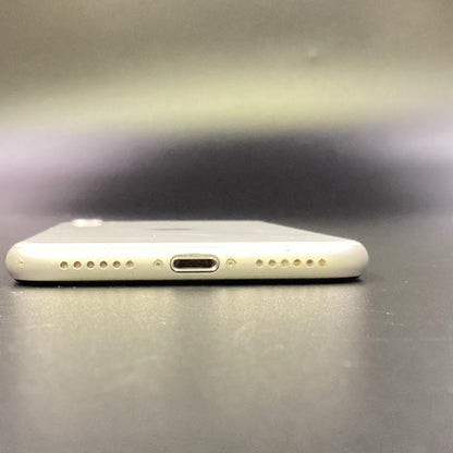 【全額返金保証】【最速発送】Apple iPhone iPhone SE（第3世代） 64GB スターライト SIMフリー 白ロム 動作確認済 79%