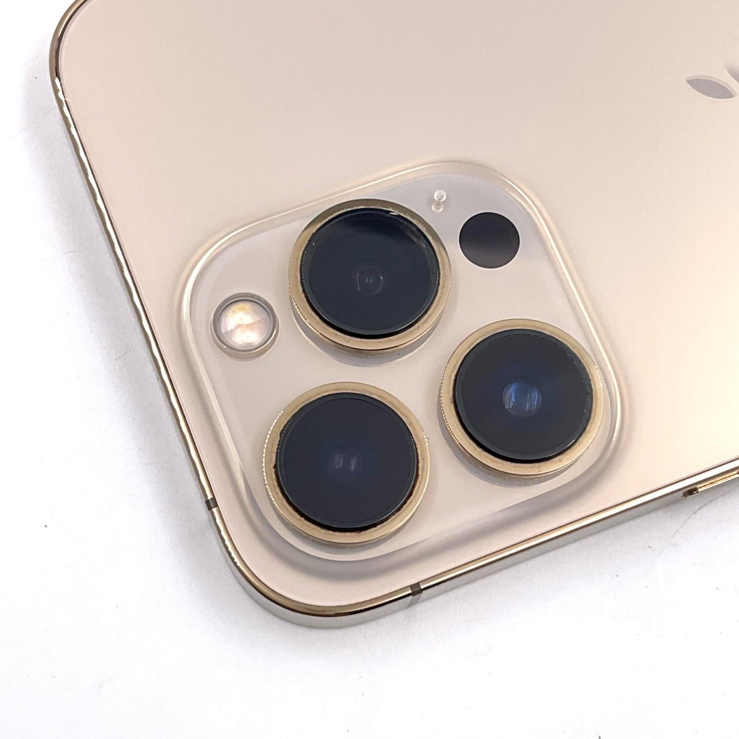 【全額返金保証】【最速発送】Apple iPhone iPhone 13 Pro 128GB ゴールド docomo 動作確認済 76%