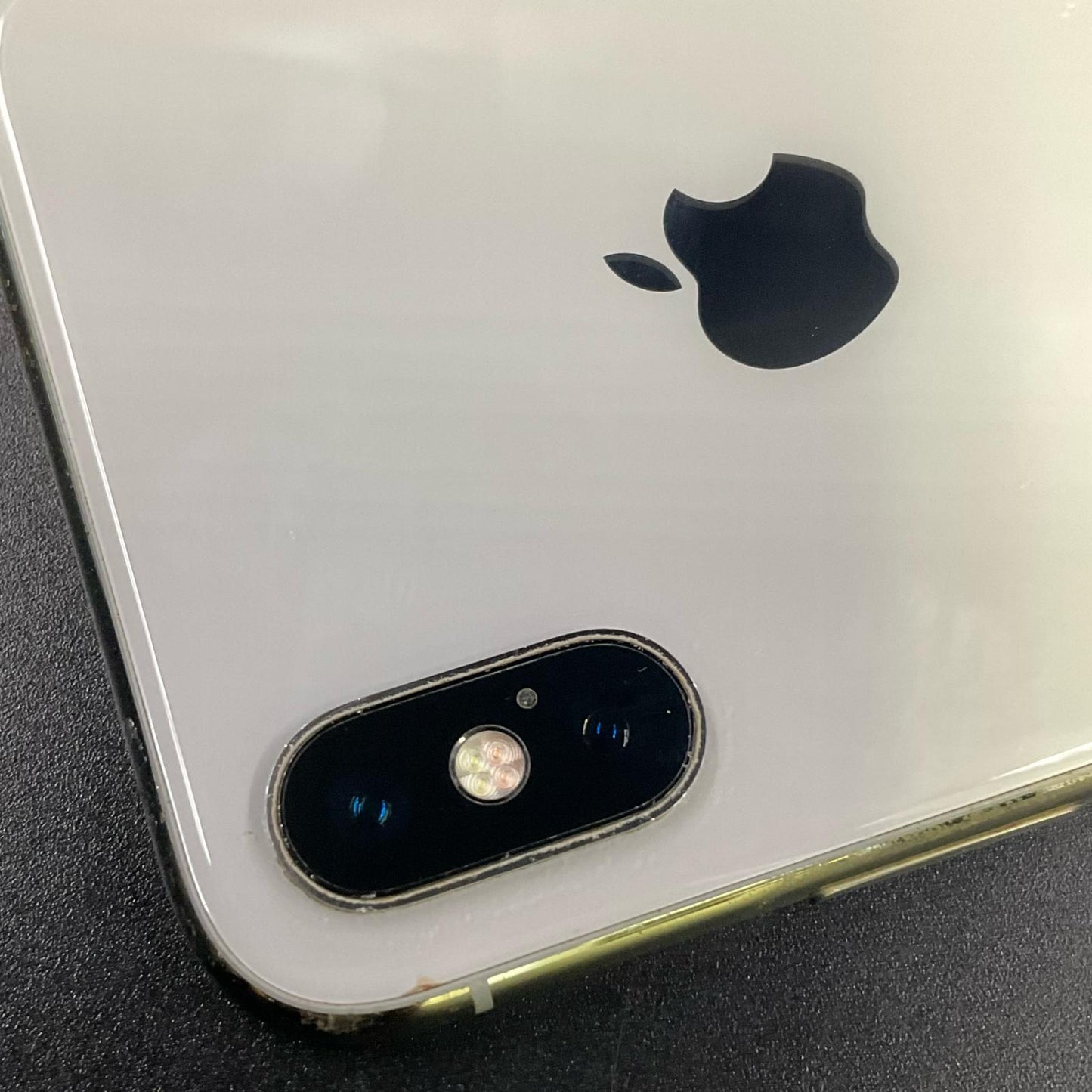 【全額返金保証】【最速発送】Apple iPhone iPhone X 256GB シルバー au 白ロム 動作確認済 79%