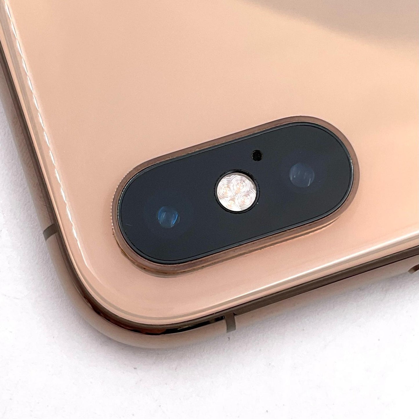 【全額返金保証】【最速発送】Apple iPhone iPhone XS 64GB ゴールド docomo 白ロム 動作確認済 78%