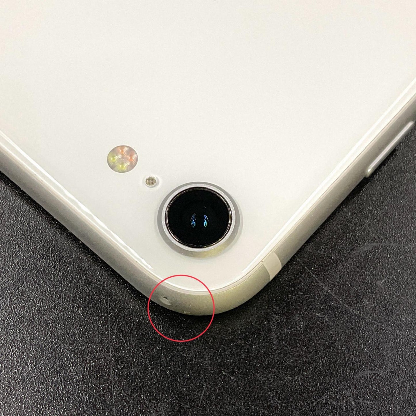 【全額返金保証】【最速発送】Apple iPhone iPhone SE（第2世代） 128GB スターライト docomo 白ロム 動作確認済 86%