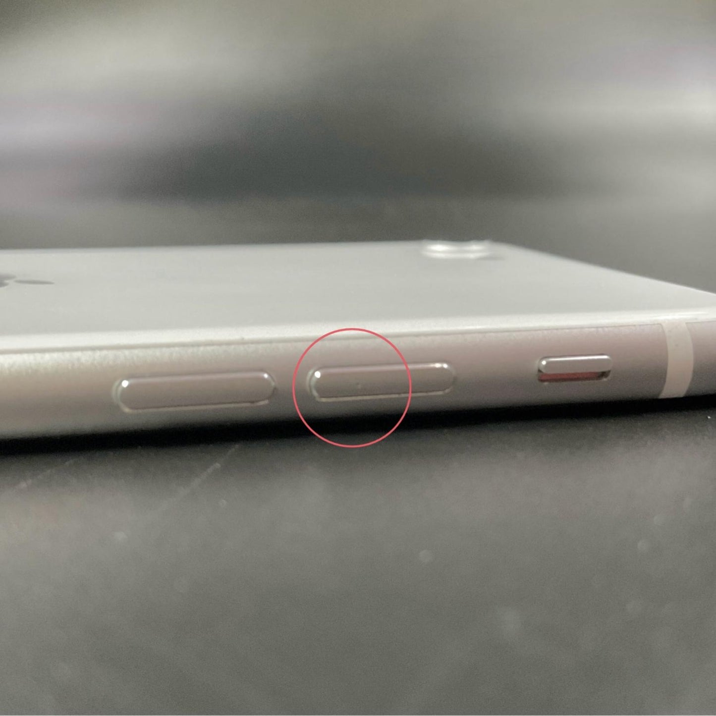 【全額返金保証】【最速発送】Apple iPhone iPhone SE（第2世代） 128GB スターライト docomo 白ロム 動作確認済 86%