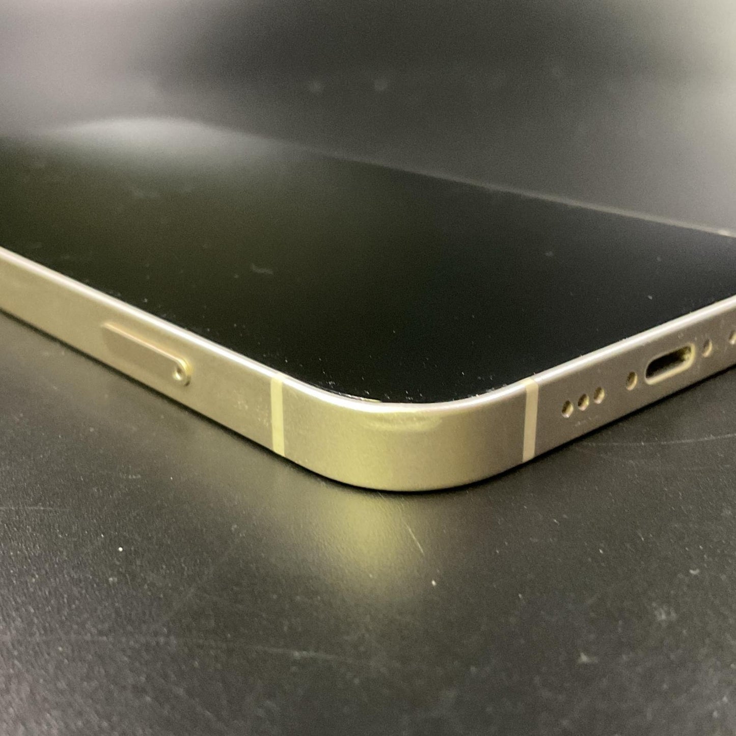 【全額返金保証】【最速発送】Apple iPhone iPhone 13 128GB スターライト au SIMフリー 白ロム 動作確認済 76%