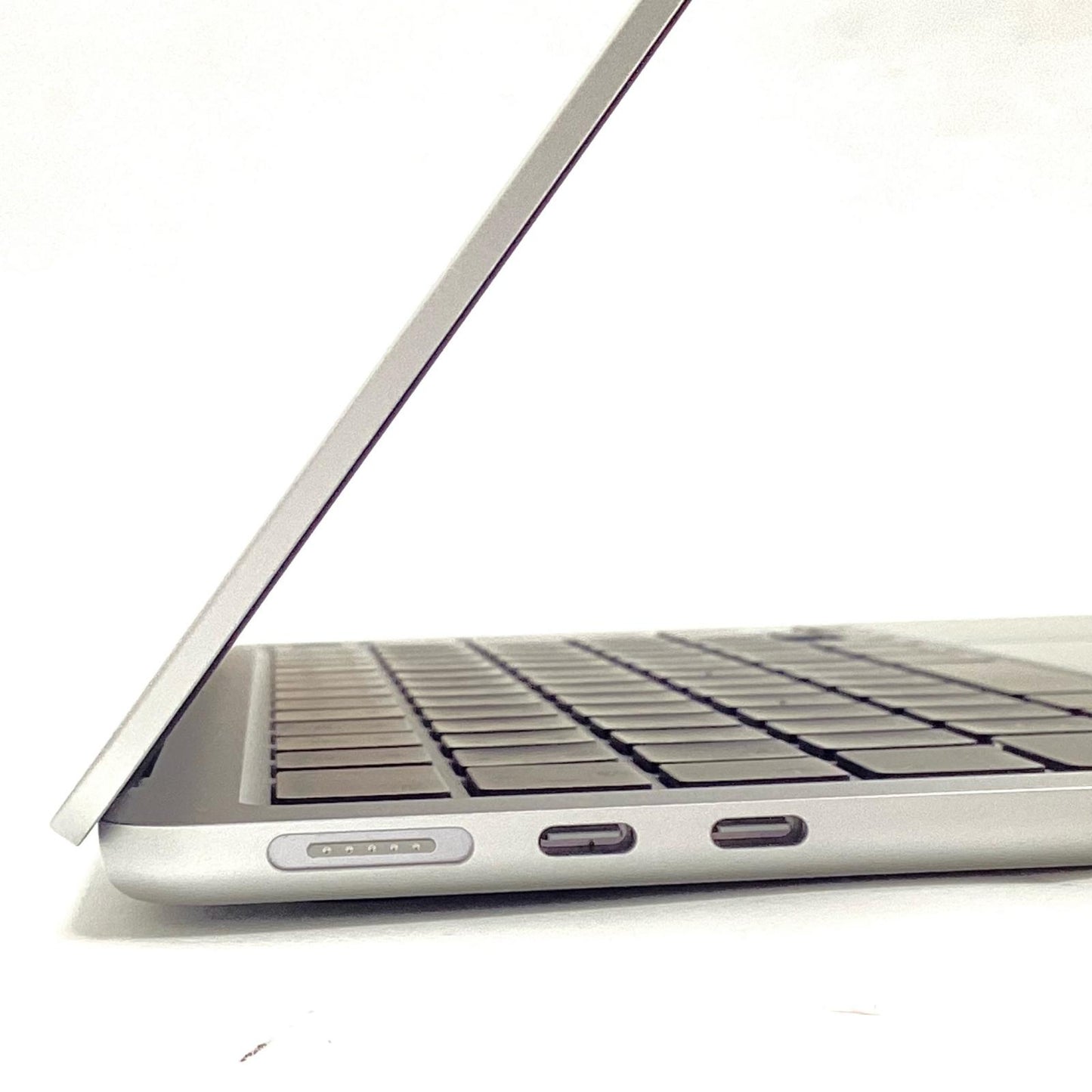 【全額返金保証】【最速発送】Apple MacBook Air 13インチ 2025 Apple M4 16GB M.2 SSD 256GB シルバー 100% 超美品 動作確認済