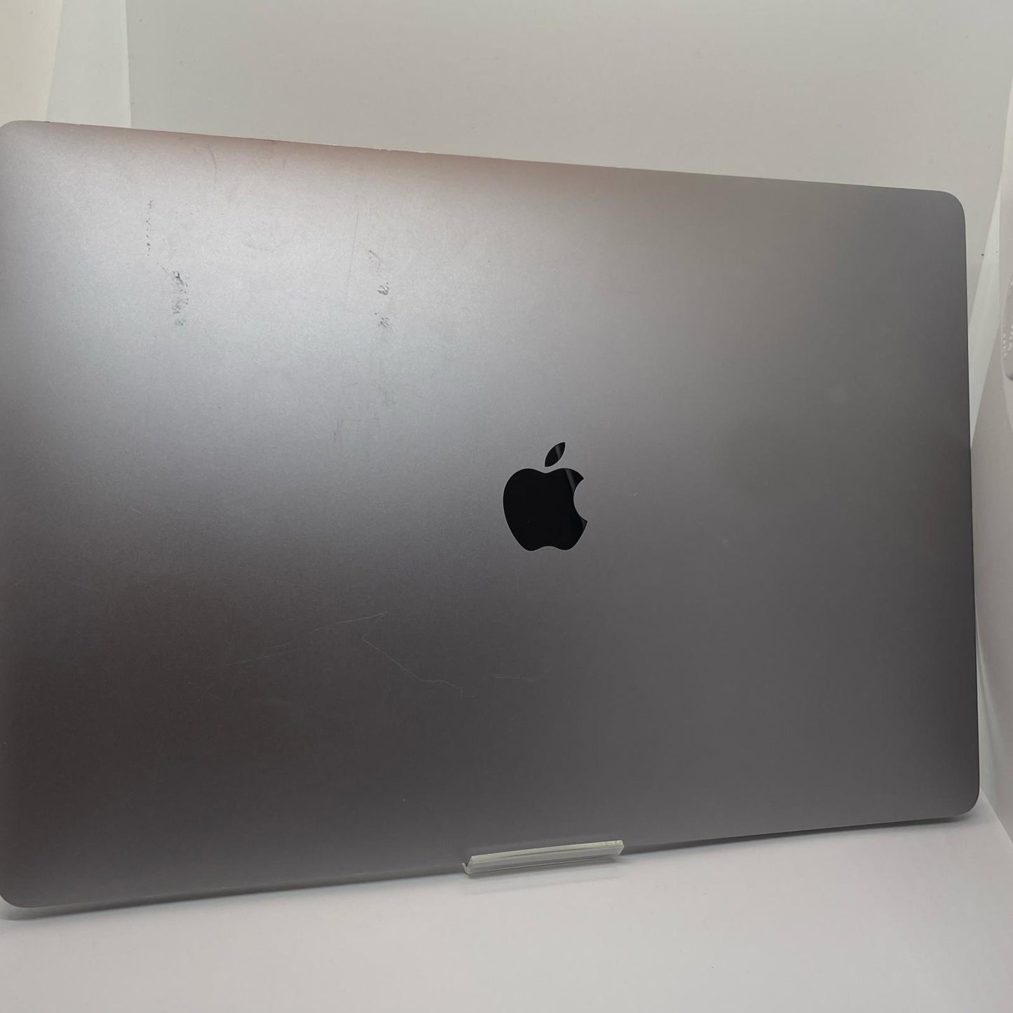 【全額返金保証】【最速発送】Apple MacBook Pro 16インチ 2019 2.6 GHz 6コア Intel Core i7 16GB SSD 512GB シルバー 74.9% 動作確認済