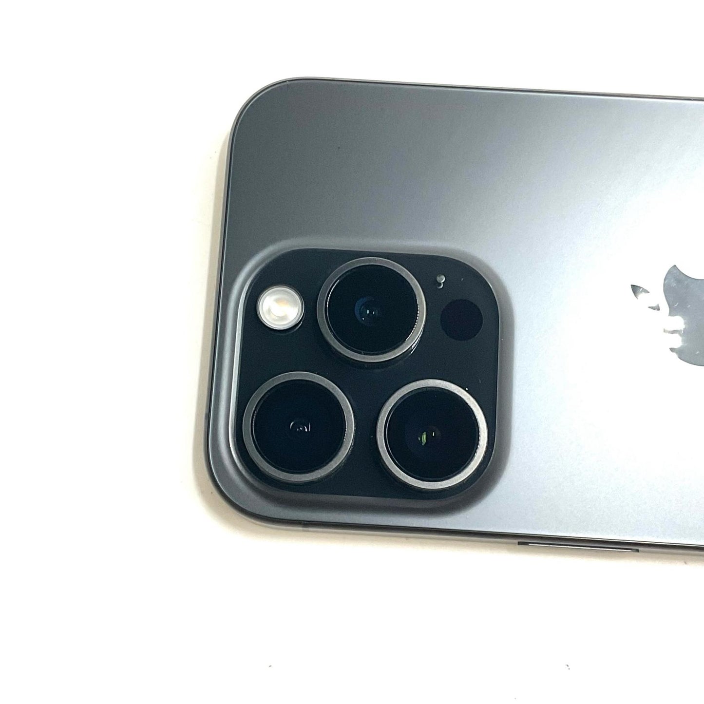 【全額返金保証】【最速発送】Apple iPhone iPhone 15 Pro 128GB ブラックチタニウム SIMフリー 白ロム 動作確認済 87%