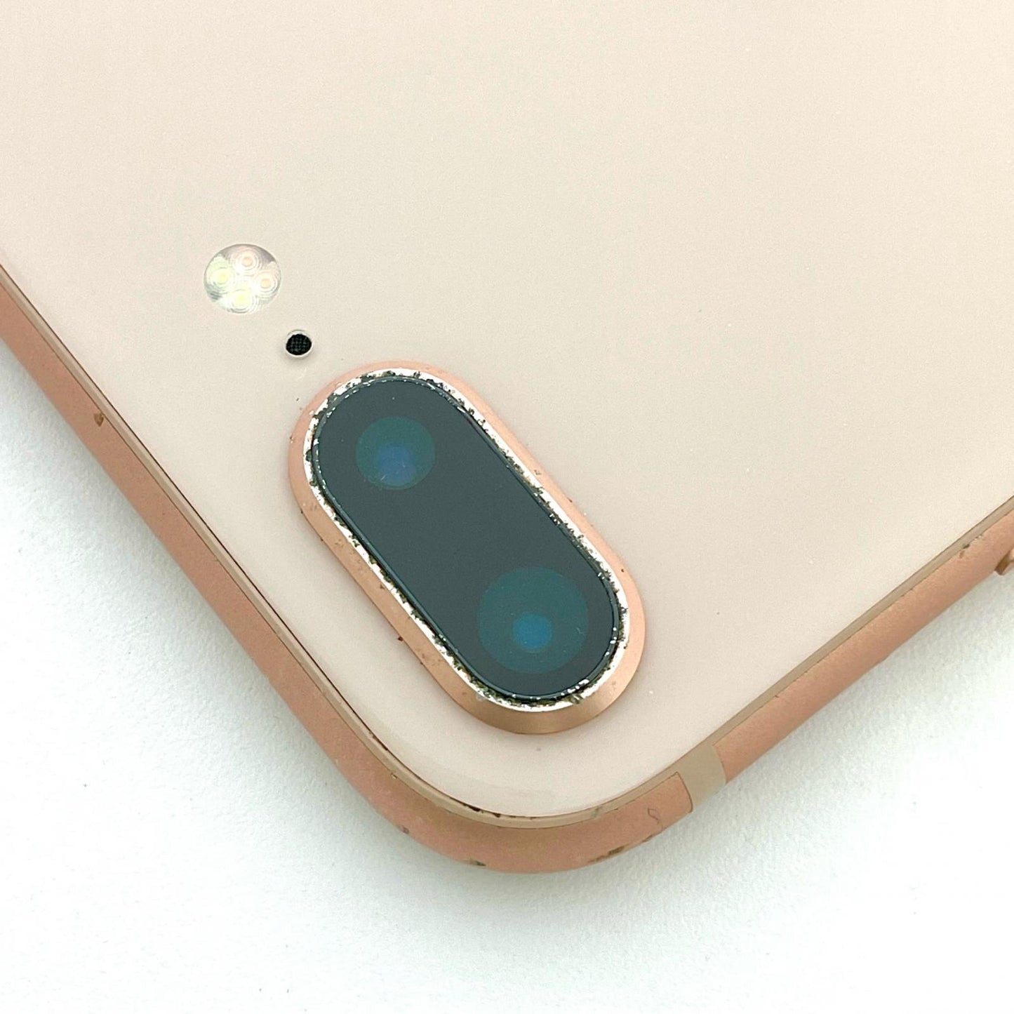 【全額返金保証】【最速発送】Apple iPhone iPhone 8 Plus 256GB ゴールド docomo 白ロム 動作確認済 77%