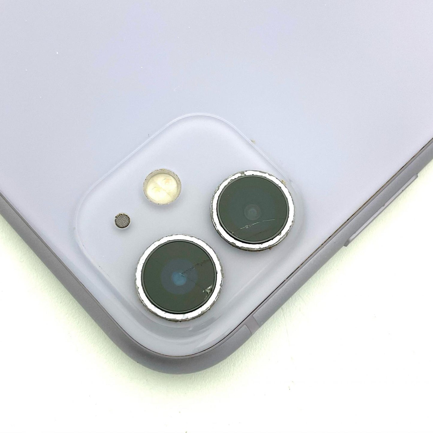 【最速発送】Apple iPhone iPhone 11 64GB パープル docomo 白ロム【難有】 76%