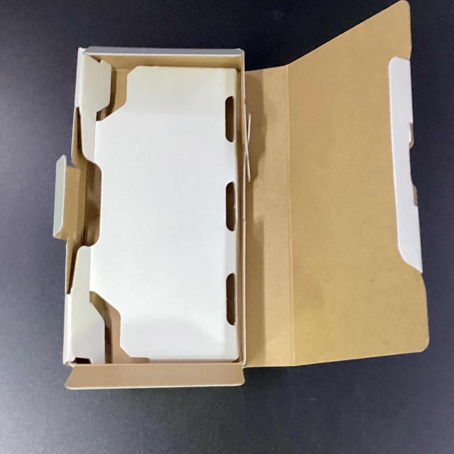 【全額返金保証】【最速発送】富士通 arrows Be4 32GB ホワイト docomo F-41A 白ロム 動作確認済