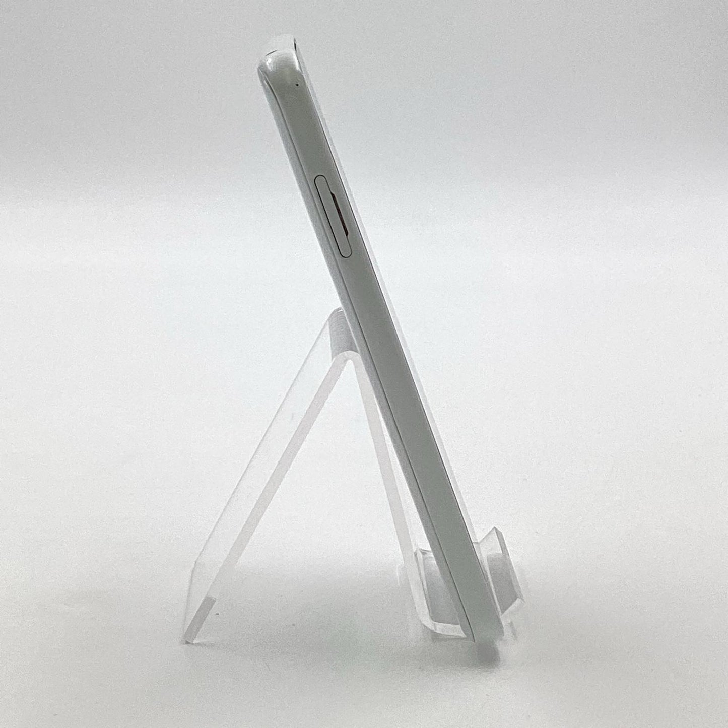 【全額返金保証】【最速発送】富士通 arrows We 64GB ホワイト docomo F-51B 白ロム 動作確認済
