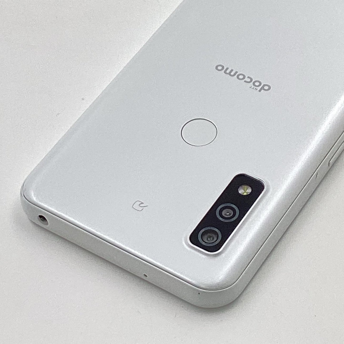 【全額返金保証】【最速発送】富士通 arrows We 64GB ホワイト docomo F-51B 白ロム 動作確認済