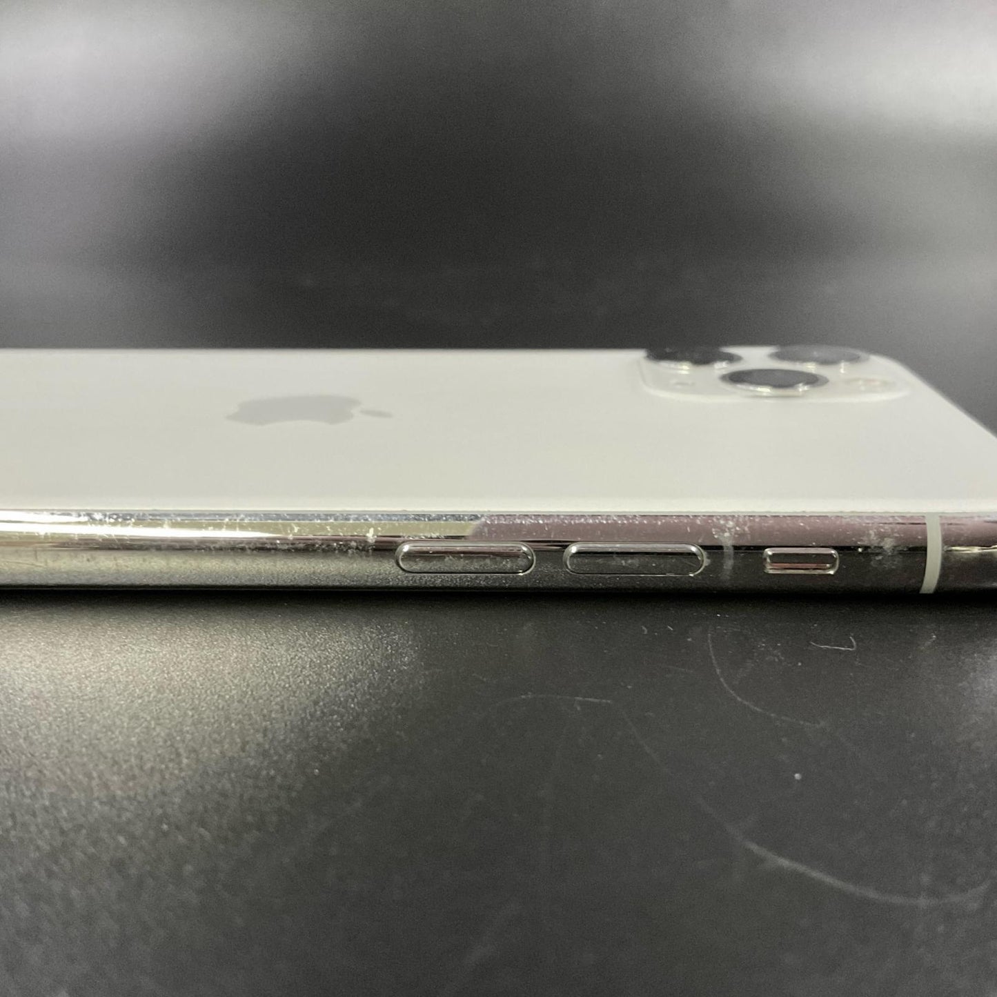 【最速発送】Apple iPhone iPhone 11 Pro 256GB シルバー SIMフリー 白ロム【難有】 67%