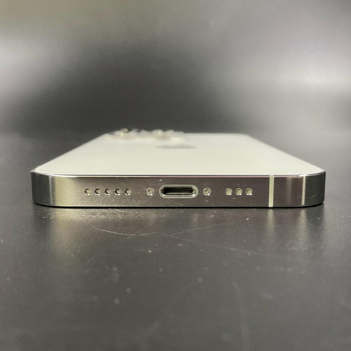 【全額返金保証】【最速発送】Apple iPhone iPhone 13 Pro 256GB シルバー docomo SIMフリー 白ロム 動作確認済 73%