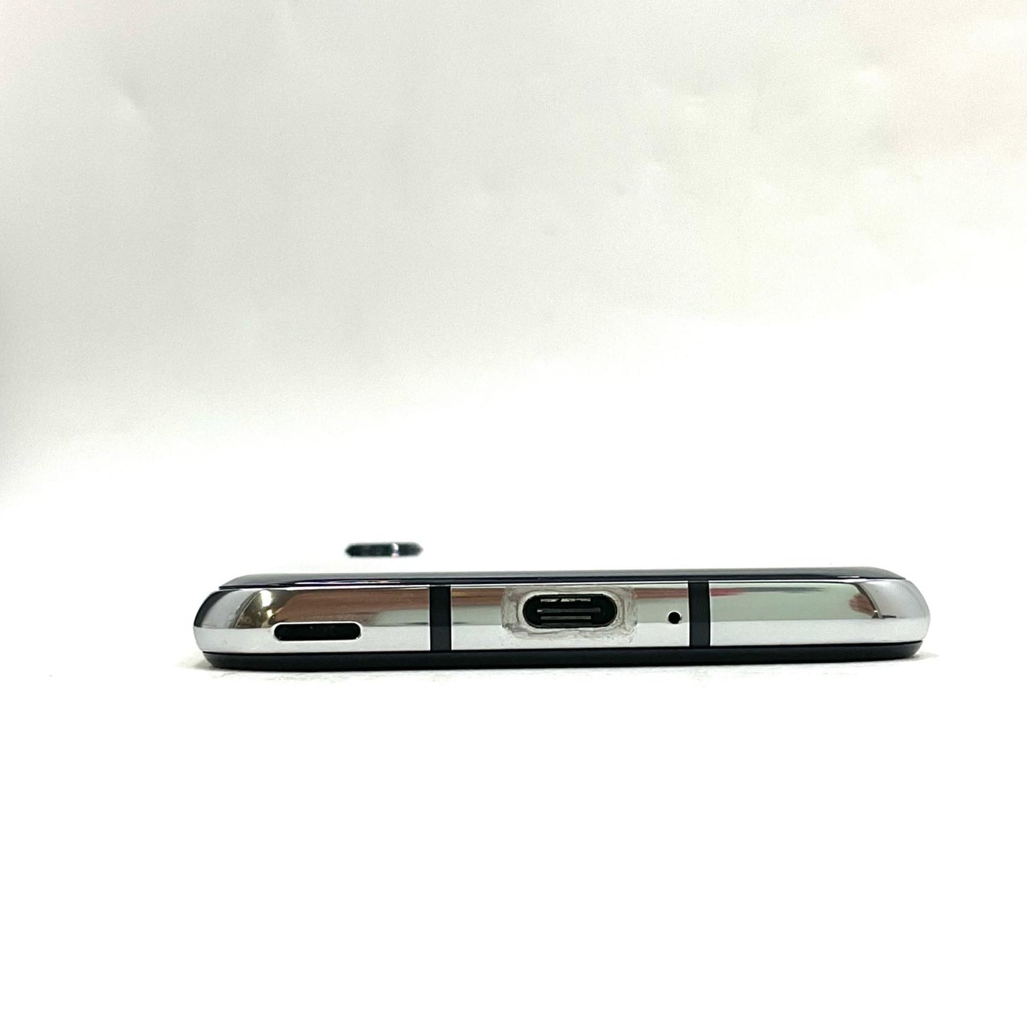 【全額返金保証】【最速発送】SHARP AQUOS R2 64GB プレミアムブラック docomo SH-03K 動作確認済
